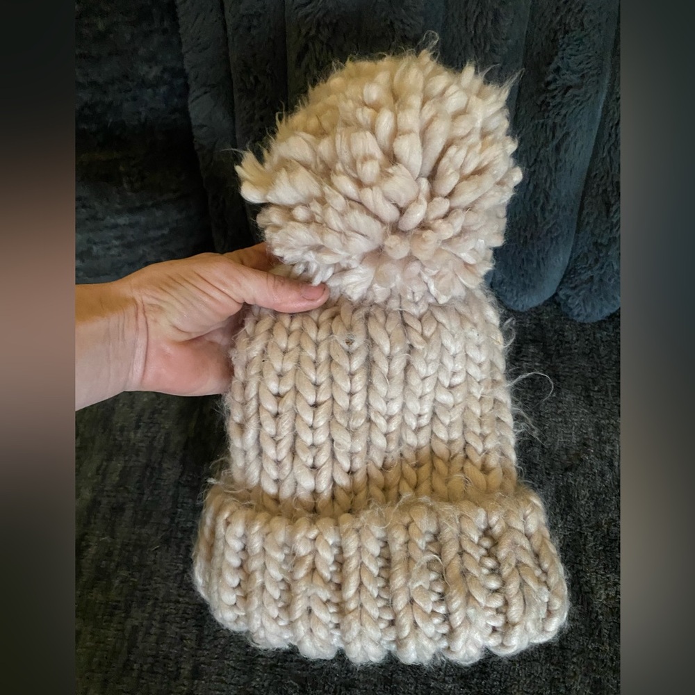 Light pink beanie super soft and nice quality